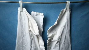 Dream interpretation of torn clothes the meaning of torn clothes in dreams